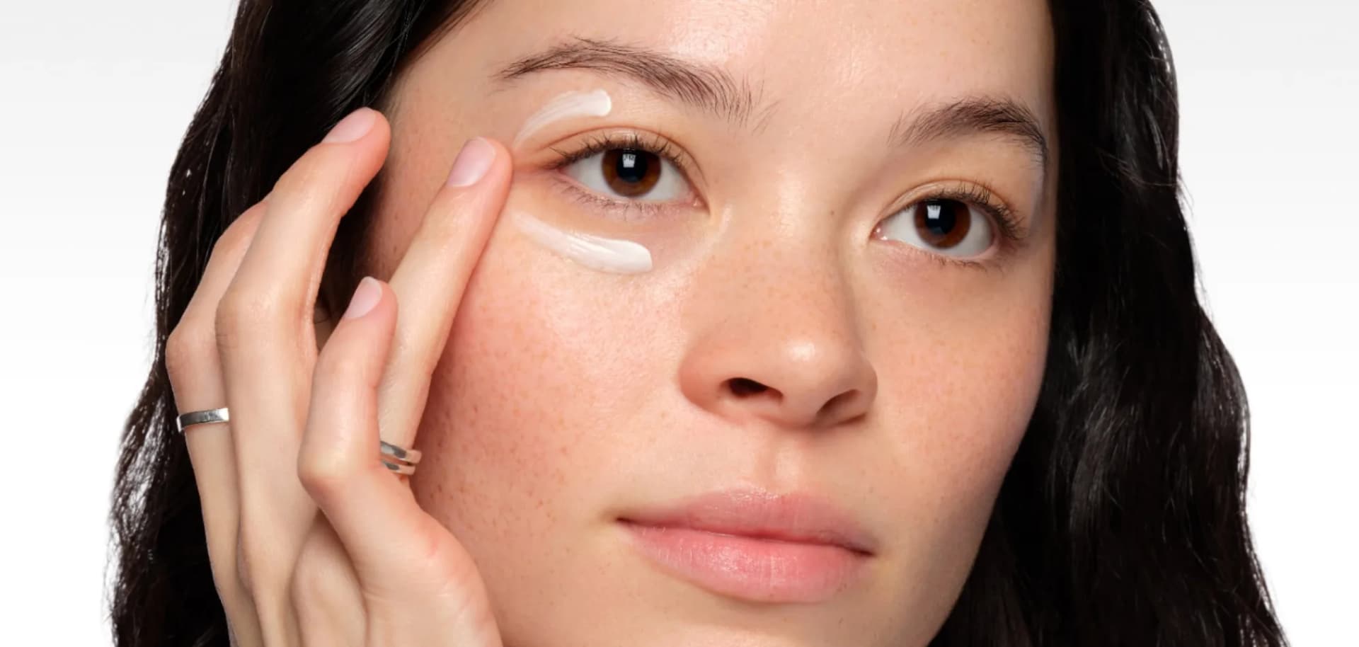 Routine skincare in 4 passi, senza complicazioni